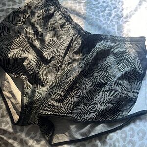 Nike Women’s Tempo Running Shorts — Size XL (Black and White Pattern)